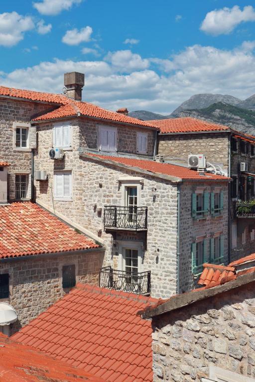 Stone Garden Residence - 3