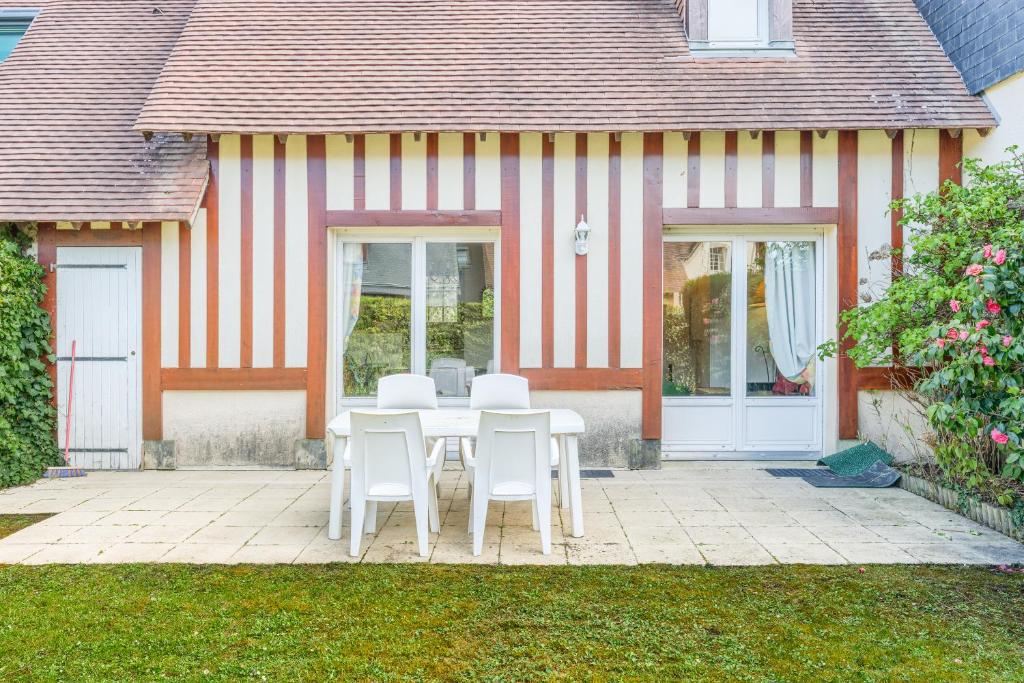 Maison au cœur du domaine de Clairfontaine - 3