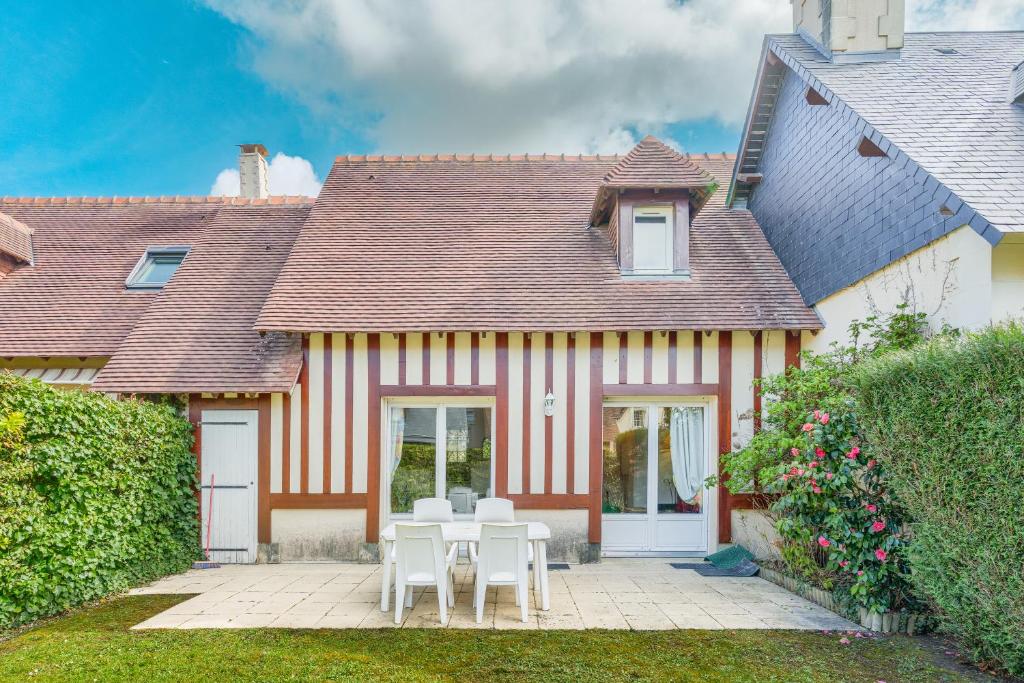 Maison au cœur du domaine de Clairfontaine - 5