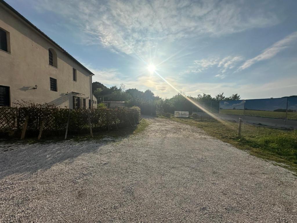 - Il Casale Toscano - 5 minutes by car from Pisa Tower - CHECK IN FROM 3 PM - Rooms only with fan - No breakfast & No fridge - Free parking - - 3