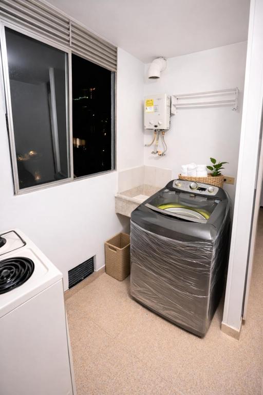 Apartamento con piscina en el mejor sector del poblado para estancia mínima de 1 mes - 4