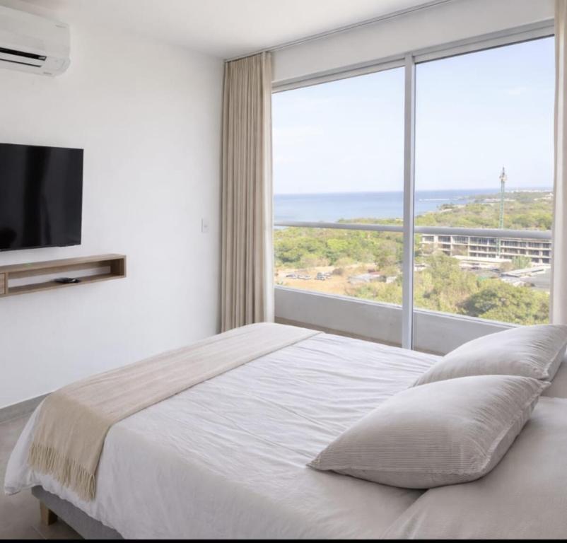 Apartment with Resort-style pools with beach access - 3