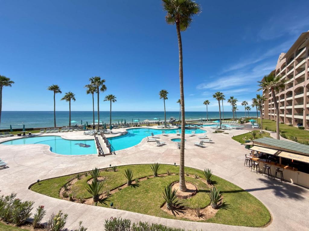Relaxing Oceanview Condo Pools & Beach E210 - 3