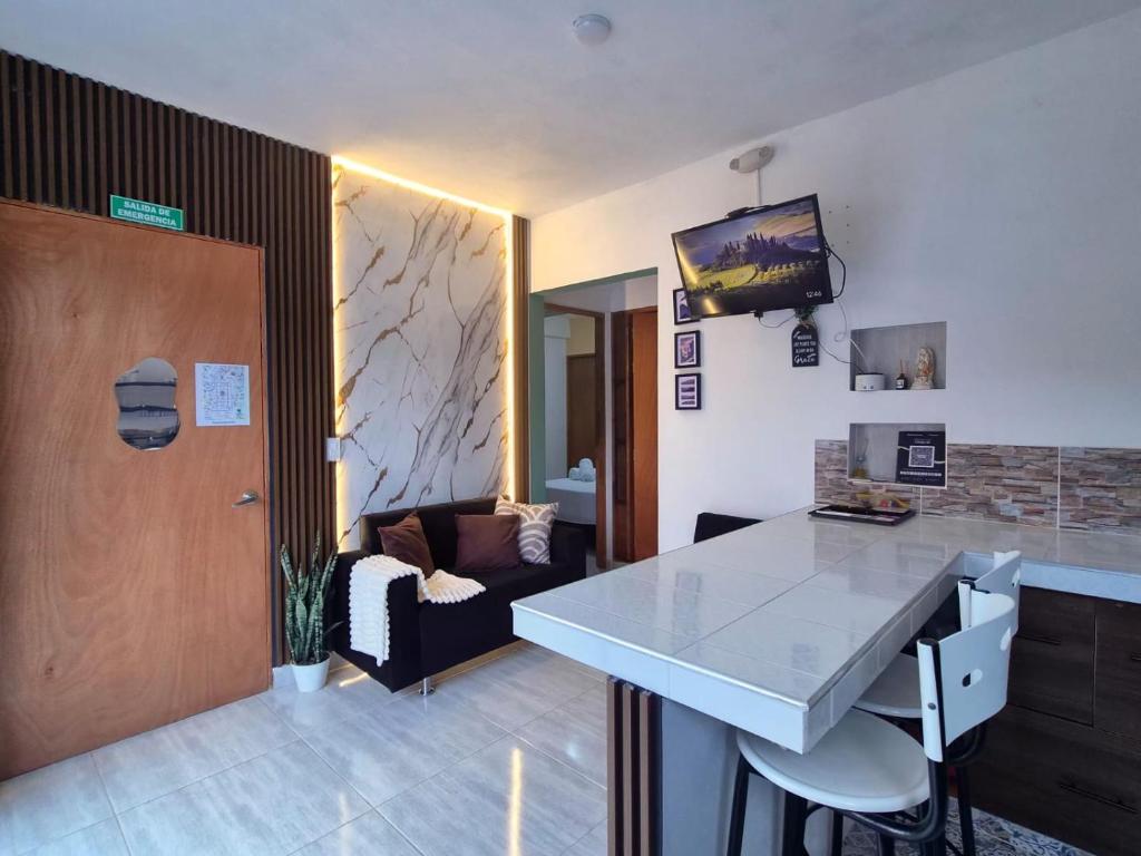 Casa Quetzal, 5 min del Parque, Balcón, Grupos - 2