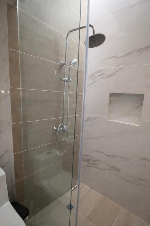 Modern, comfortable, and conveniently located apartment - 5