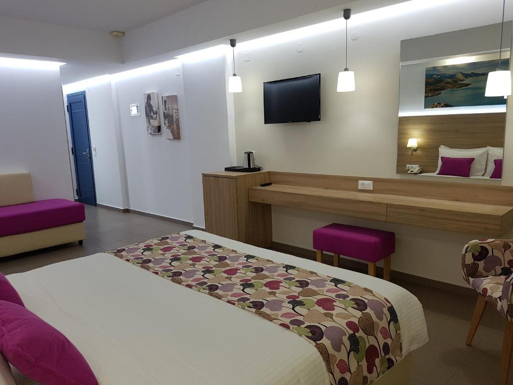 Astra Village & Suites — Hotel rooms in Hersonissos