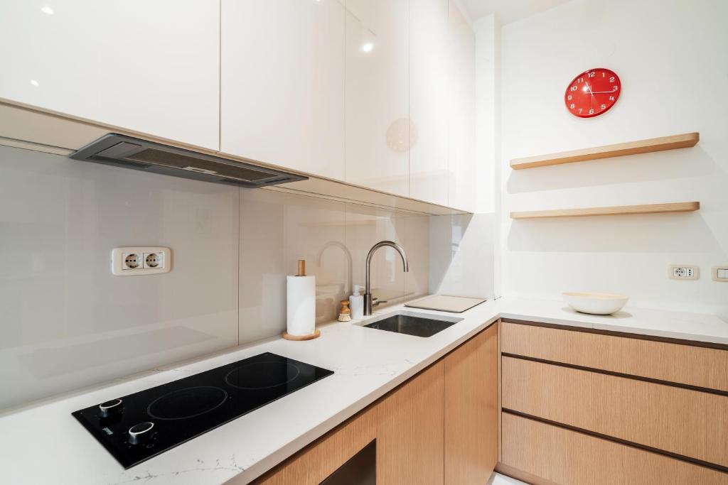 Central APT 11 by In Property - 4