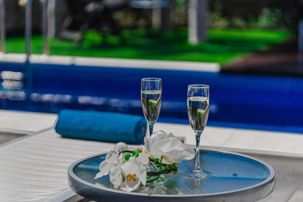 Lux Villa 7 with 6 Bedrooms, 4 Bathrooms - 5