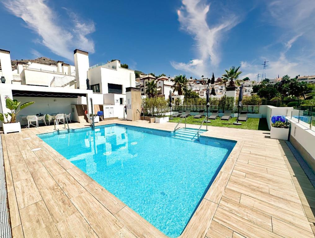 A505 Modern Apartment with Private Terraces - 1