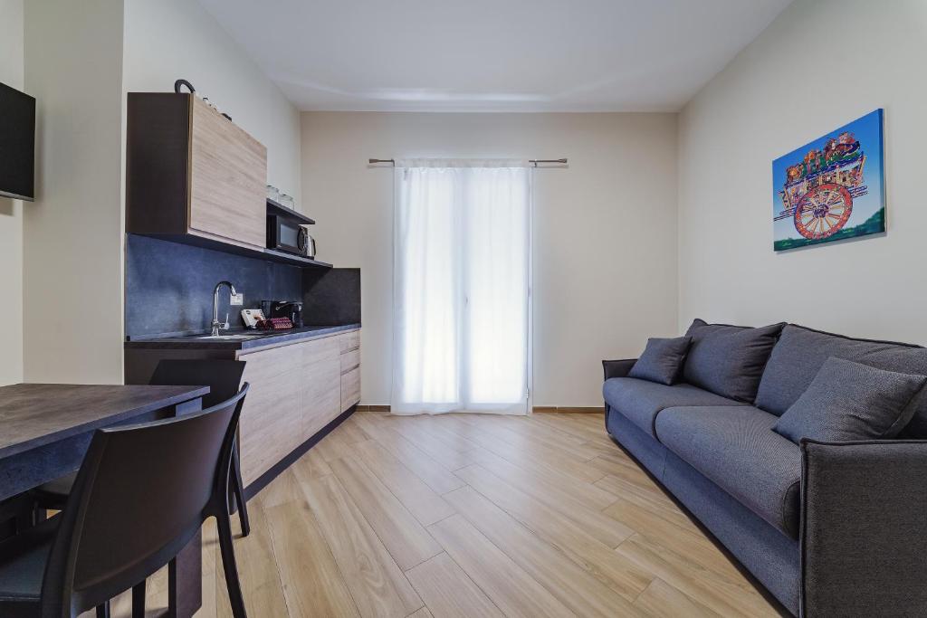 Samy's Apartment - Grey - 2