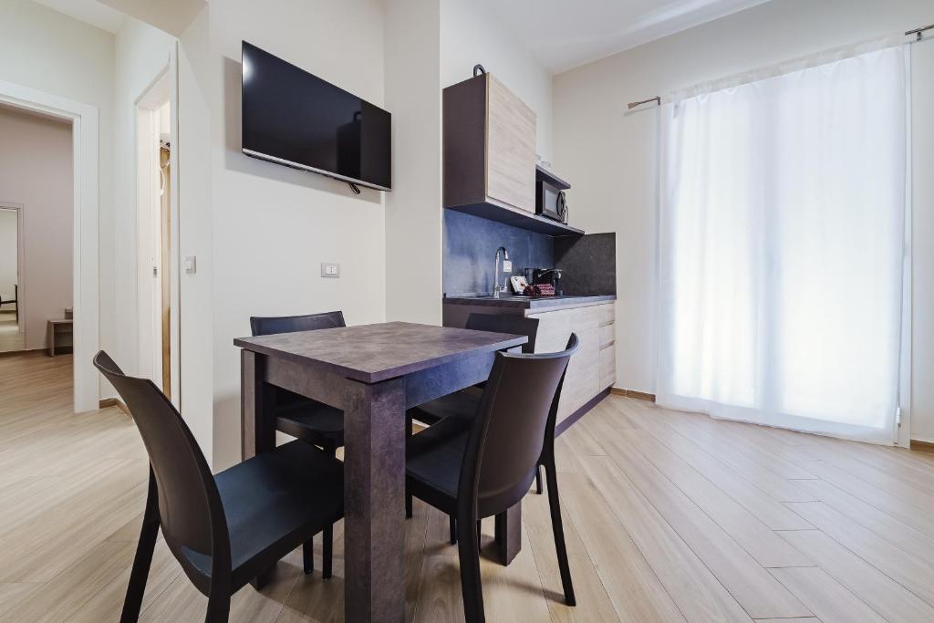 Samy's Apartment - Grey - 1