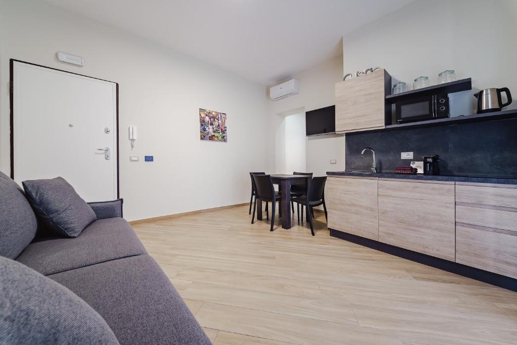 Samy's Apartment - Grey - 5