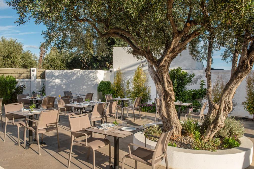 Astra Village & Suites — Restaurant & bars in Hersonissos
