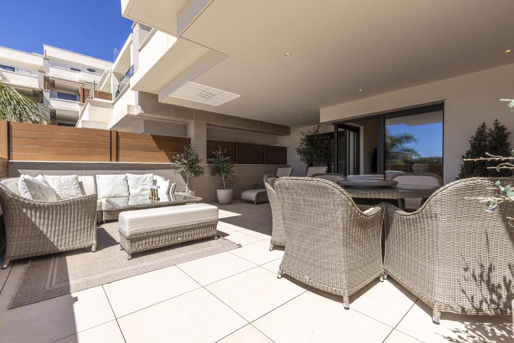 044 Luxury 3 Bed Terraced Apt Near La Cala Beach - 2