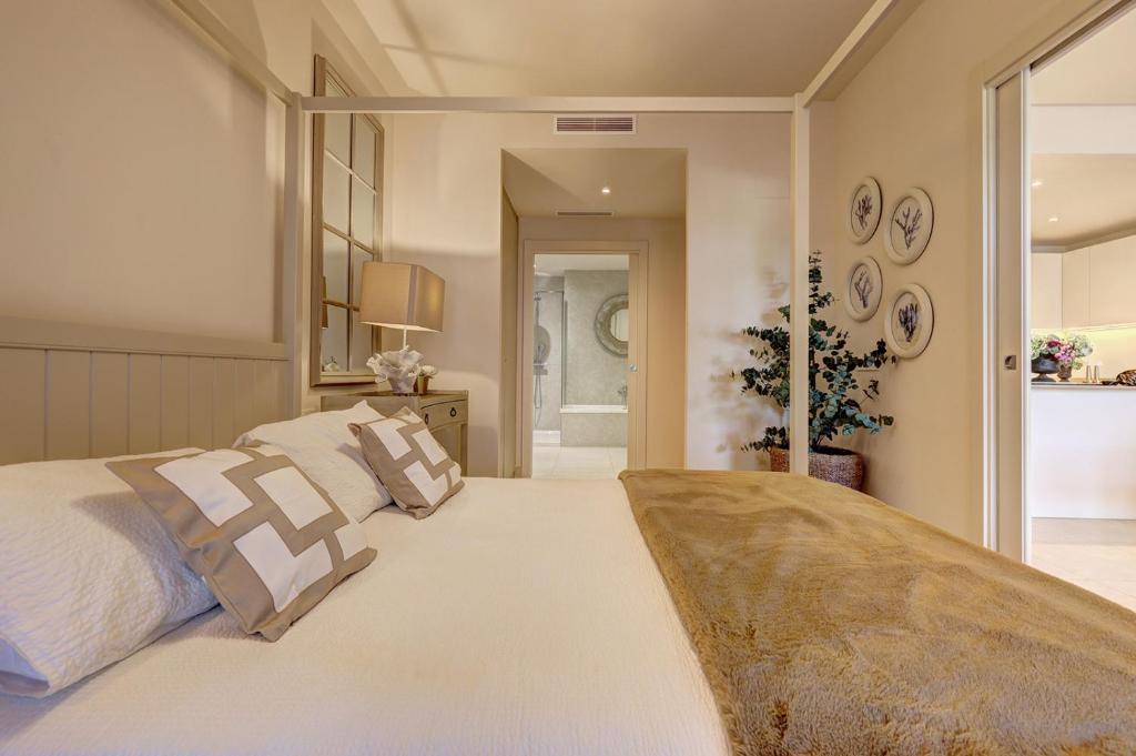 044 Luxury 3 Bed Terraced Apt Near La Cala Beach - 4