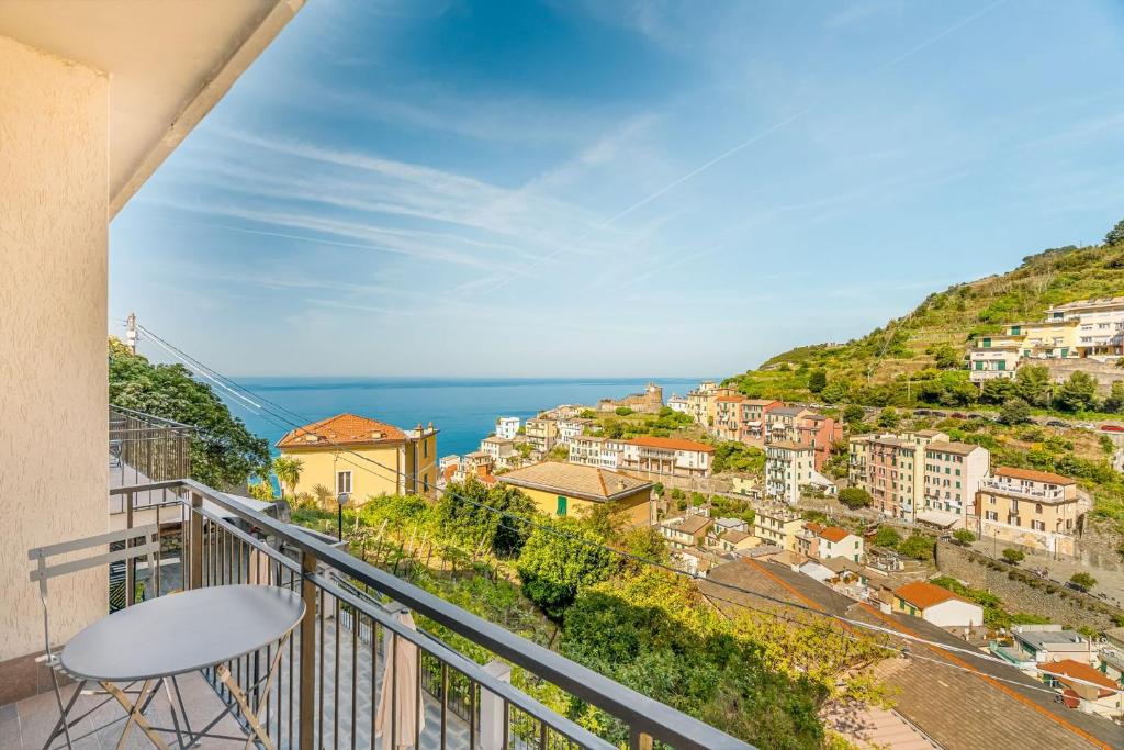 StairwayToHeaven-Riomaggiore-Seaview-FreeParking - 1