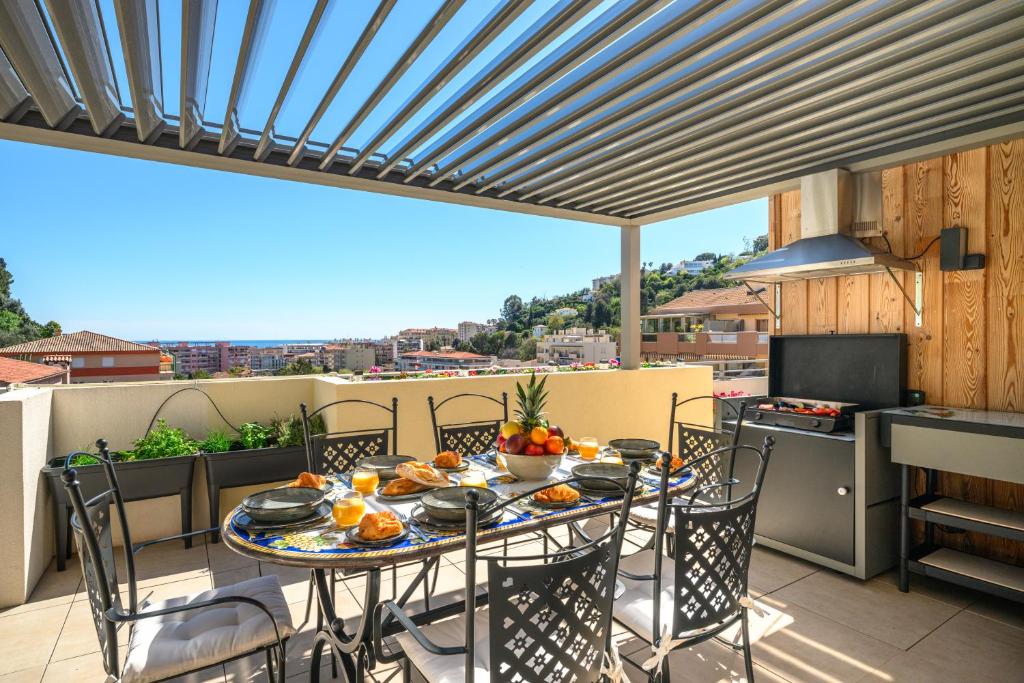 Le Coq Elysium - Exceptional 220 sqm Penthouse - Private Terrace & Jacuzzi - AC - 3 Parking Spaces - 5