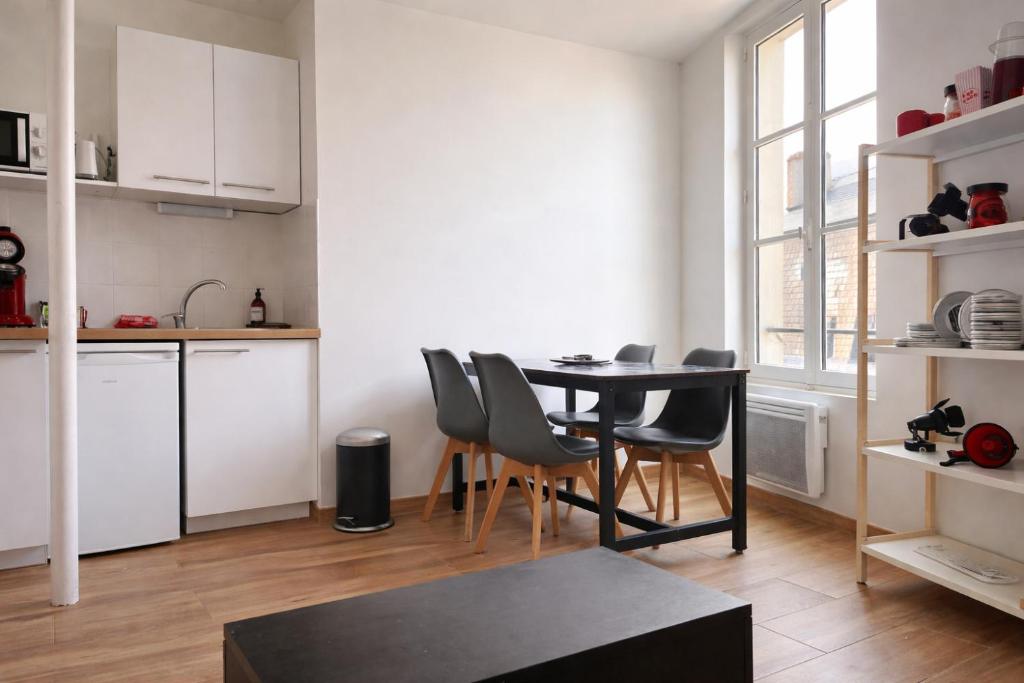 Appartement confortable pour 2 pers dans la cite historique - Escapade cinema - 3