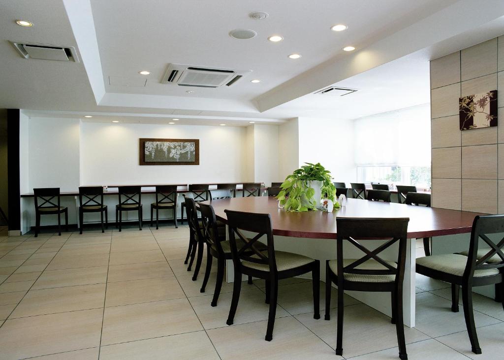 Shared lounge/TV area