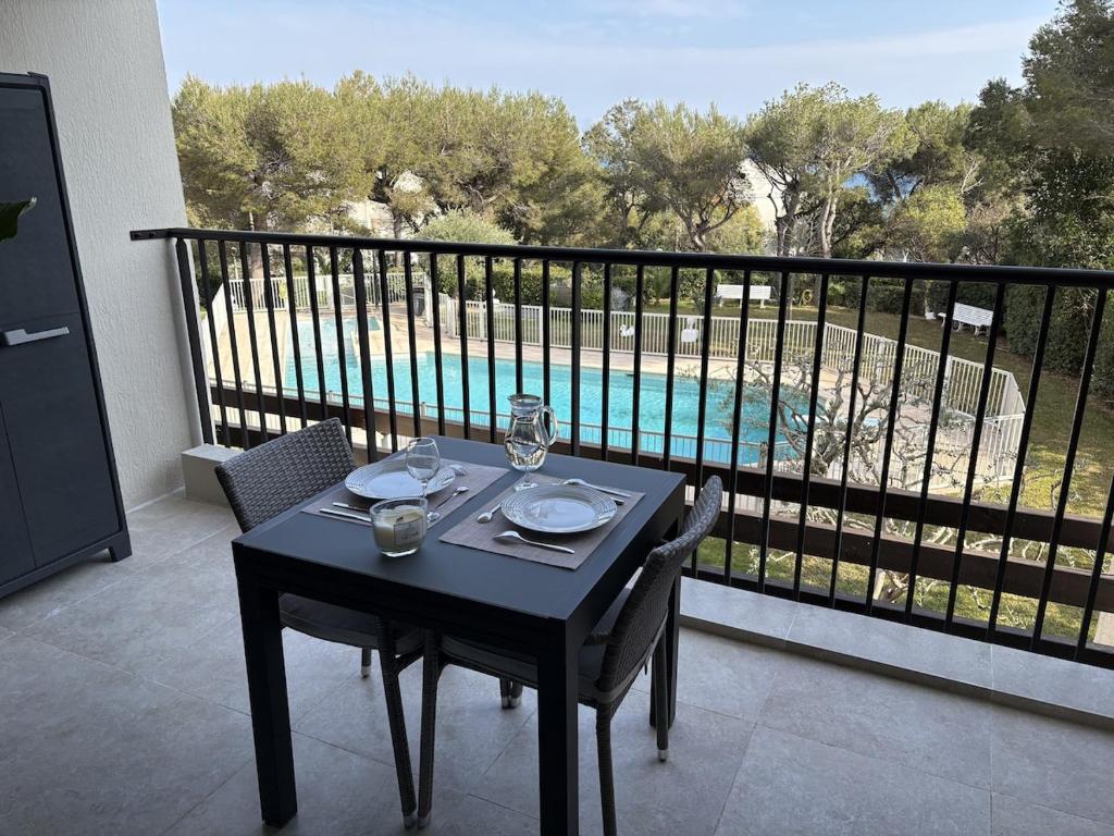 Superbe studio terrasse piscine et plage - 1