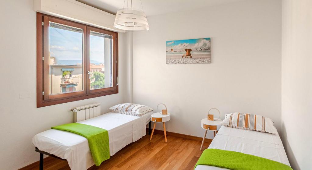 Florence Opera House Area - Private Parking! - Balcony - 2 Bedrooms 2 Bathrooms - 5
