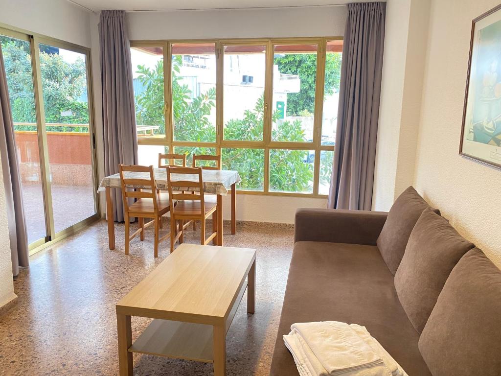 Picasso-Fincas Benidorm — Hotel rooms in Benidorm, Valencian Community