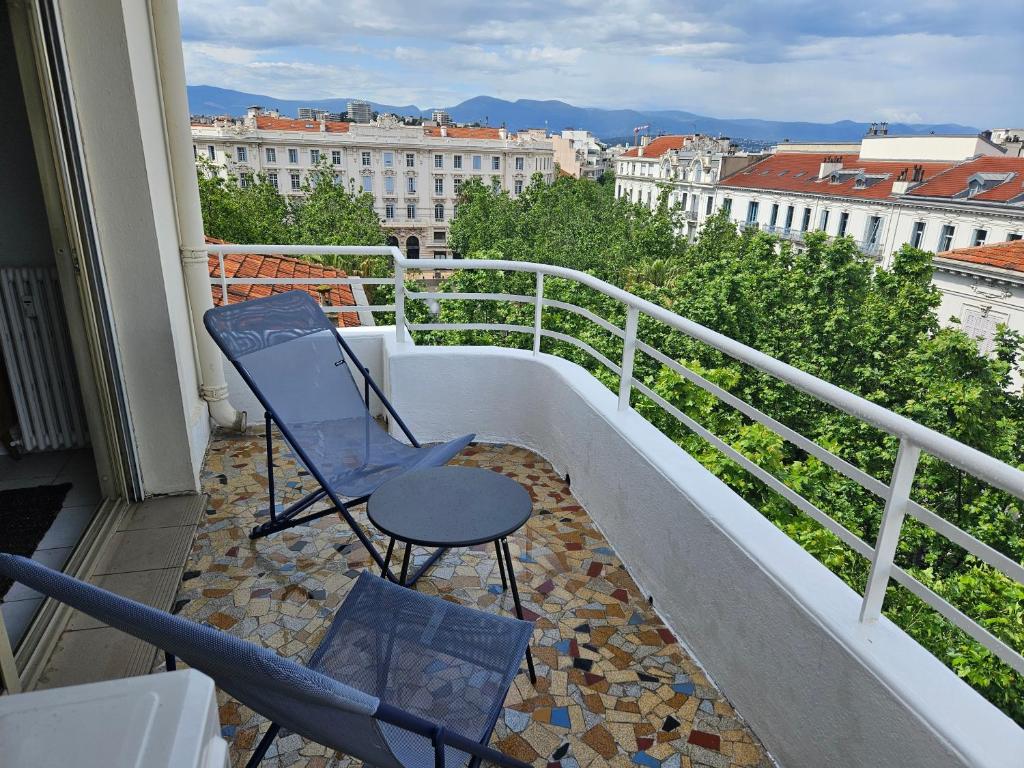 Antibes Carré d'Or Le Plazza 3P - 1