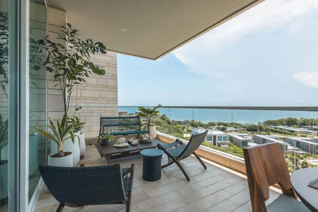 Coastal escape w terrace & ocean views u405 - 2