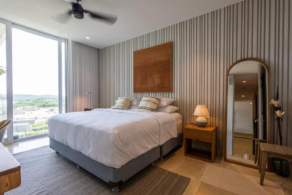 Coastal escape w terrace & ocean views u405 - 5