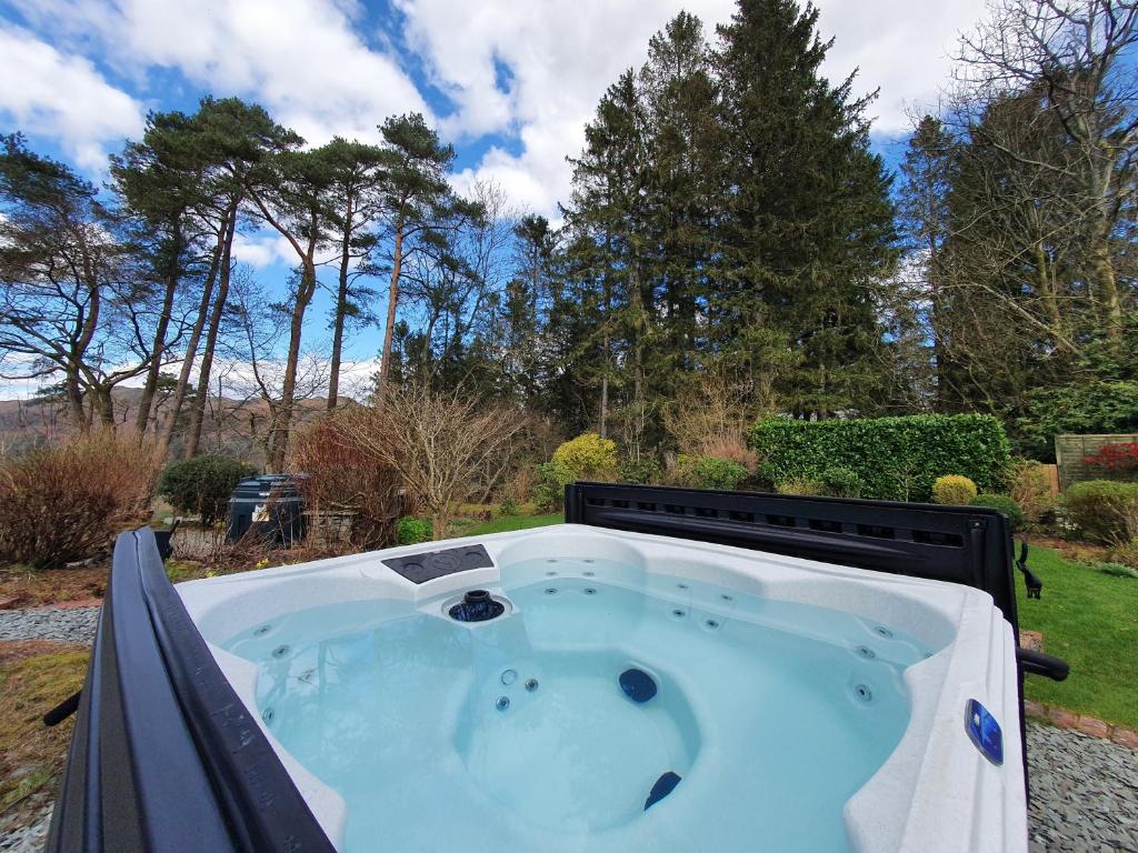 Cottage No1 Four Bed Lakeland Retreat and Hot Tub photo 8