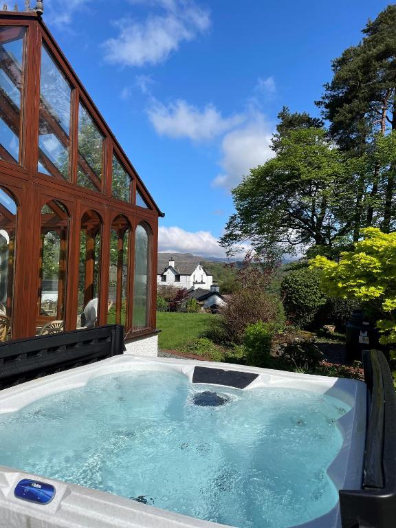 Cottage No1 Four Bed Lakeland Retreat and Hot Tub photo 4