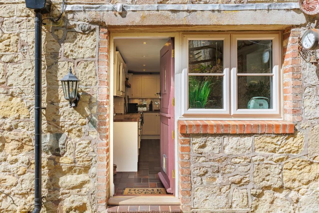 1 Apse Castle Cottage photo 7