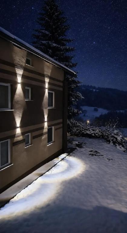 The Forest Gate Pale- Luxury Apartment with Pool & Jacuzzi - 2