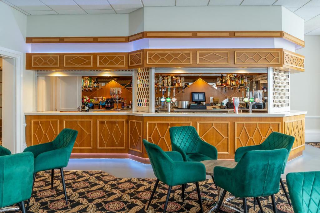 Highly-rated bar