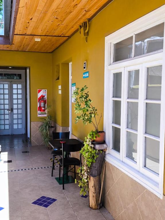 Parvis Magna Hostal - 2