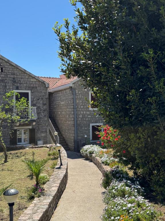 Petrovac apartments - 2