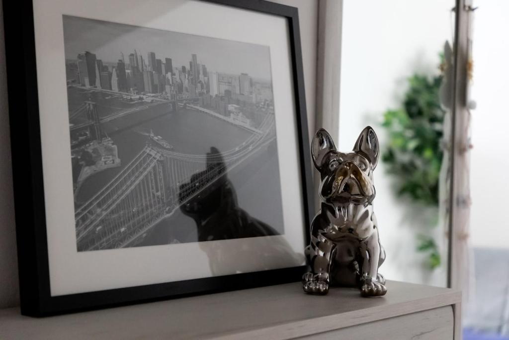 Stylish Apartment with Free WiFi 3 min to BIG Mall Quiet and Well Connected - 3