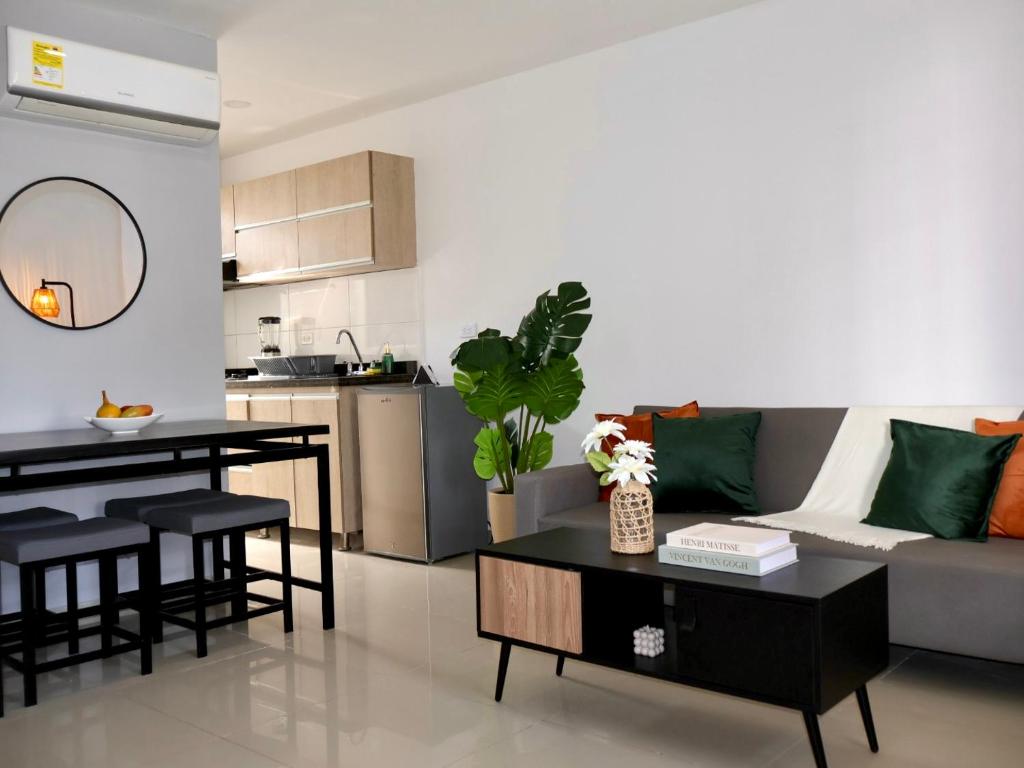 Apto 1BR con Aire cerca Centro Historico y Aeropuerto - 1