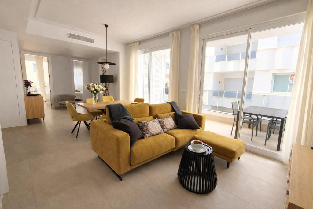 Sunny Waves & Coast 2 Apts, 6BR, AC & Heated POOL - 2