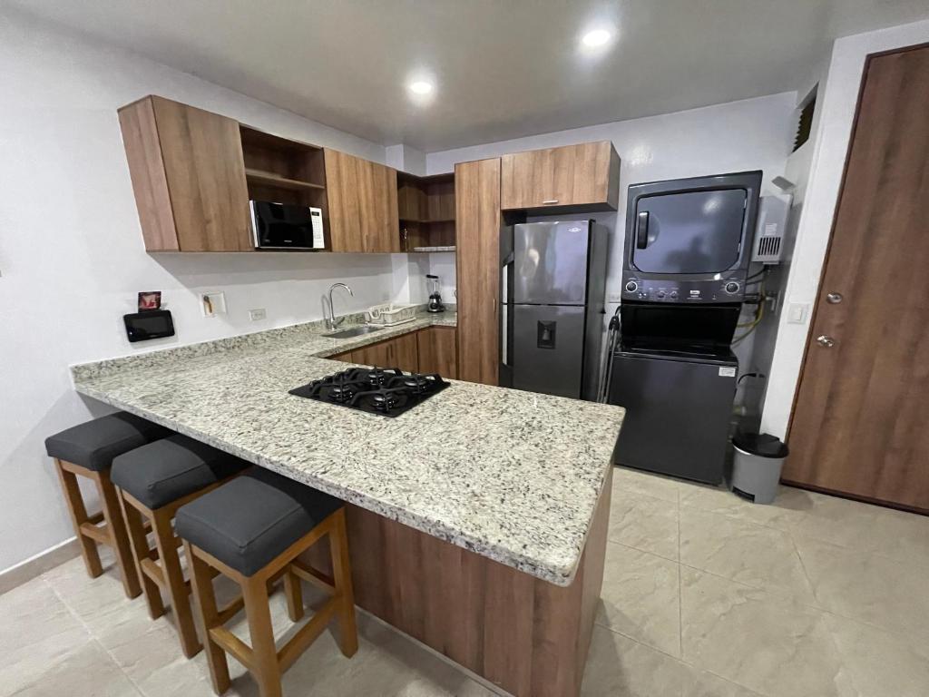 2BD Laureles, Sauna Cold Plunge 400MB Wifi 2 Desks - 3