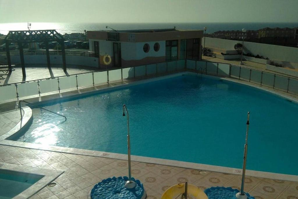 Poolside Oasis Ground Floor, WiFi & Terrace - 2