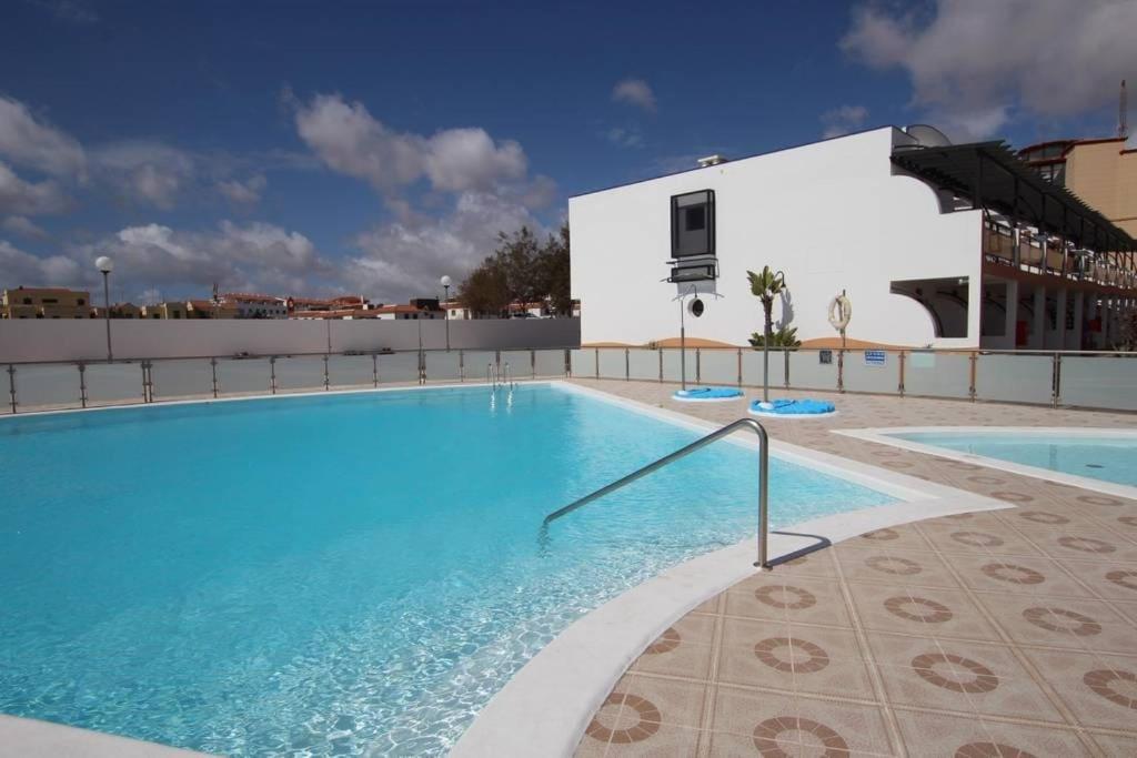 Poolside Oasis Ground Floor, WiFi & Terrace - 1