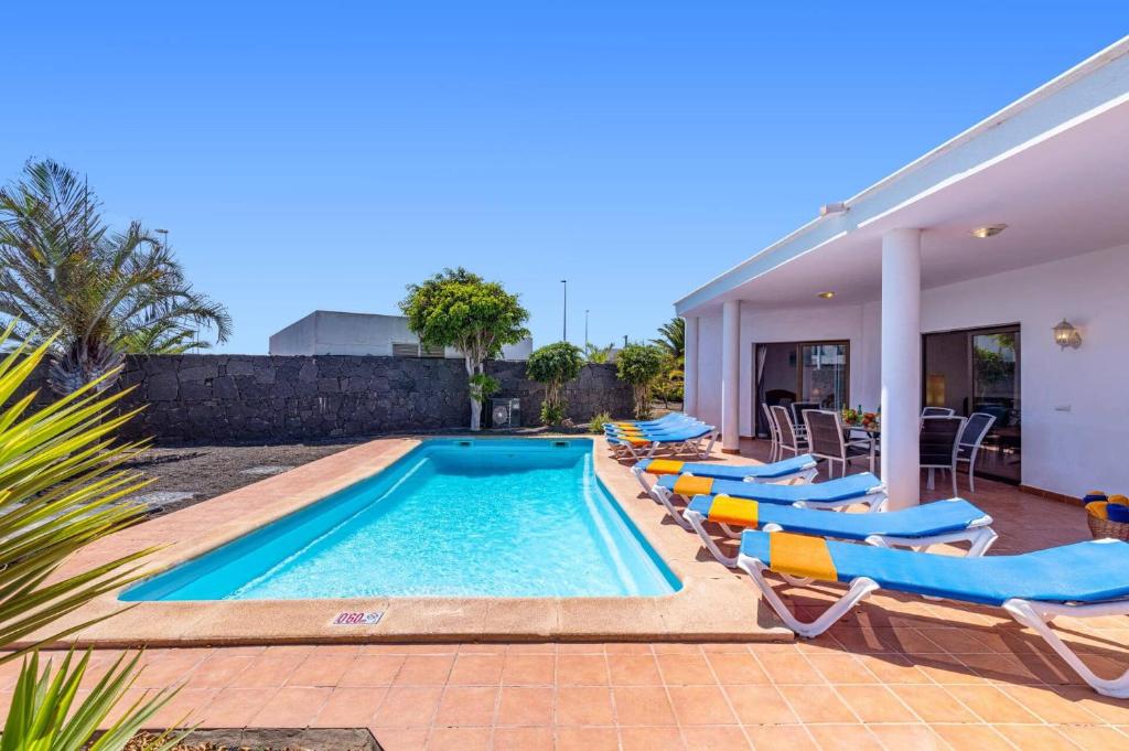 Villa Zoe by Villa Plus - 1
