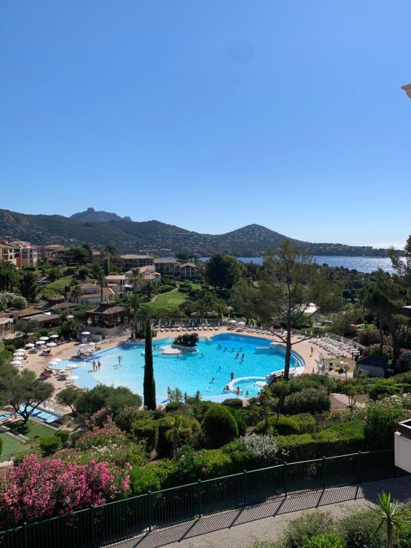 Vacances Cap Esterel PESSY appart 4 personnes avec une magnifique vue mer piscines et massif de l Esterel - 5