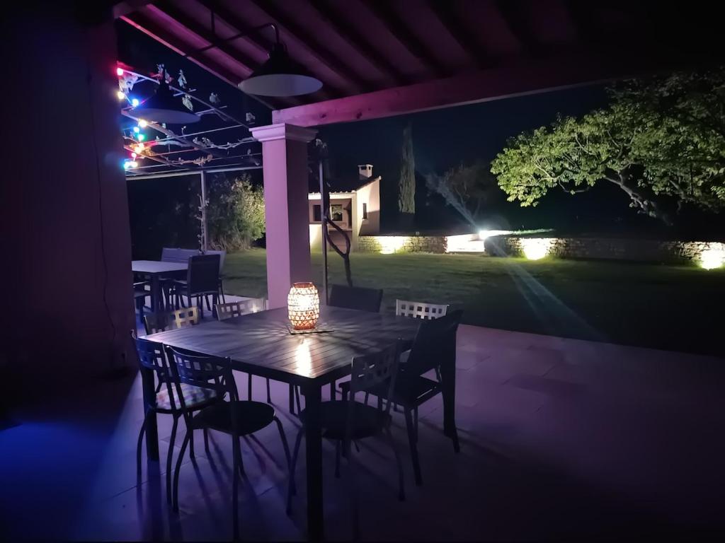 Maison au cœur d'un domaine viticole en Provence - 5