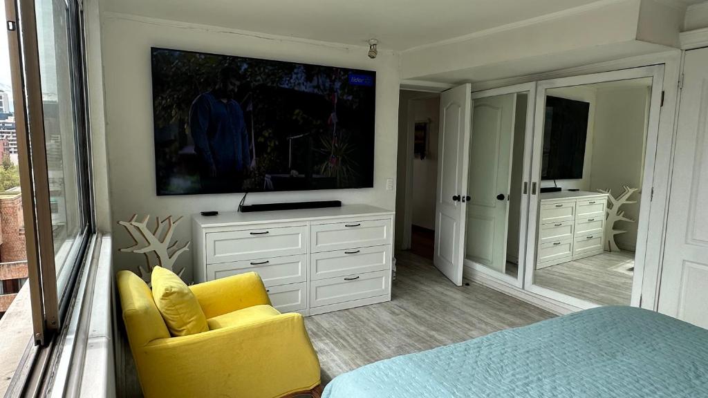Excellent location and views Spacious 1 bedroom apartment with a sofa bed just steps from Costanera Center it features air conditioning and Wi-Fi and is situated between the El Golf and Tobalaba metro stations Free parking included - 3