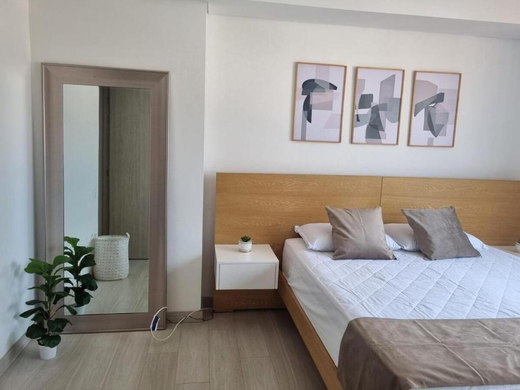 Excellent location, view, close to Provence, Envigado Medelllin Colombia - 3