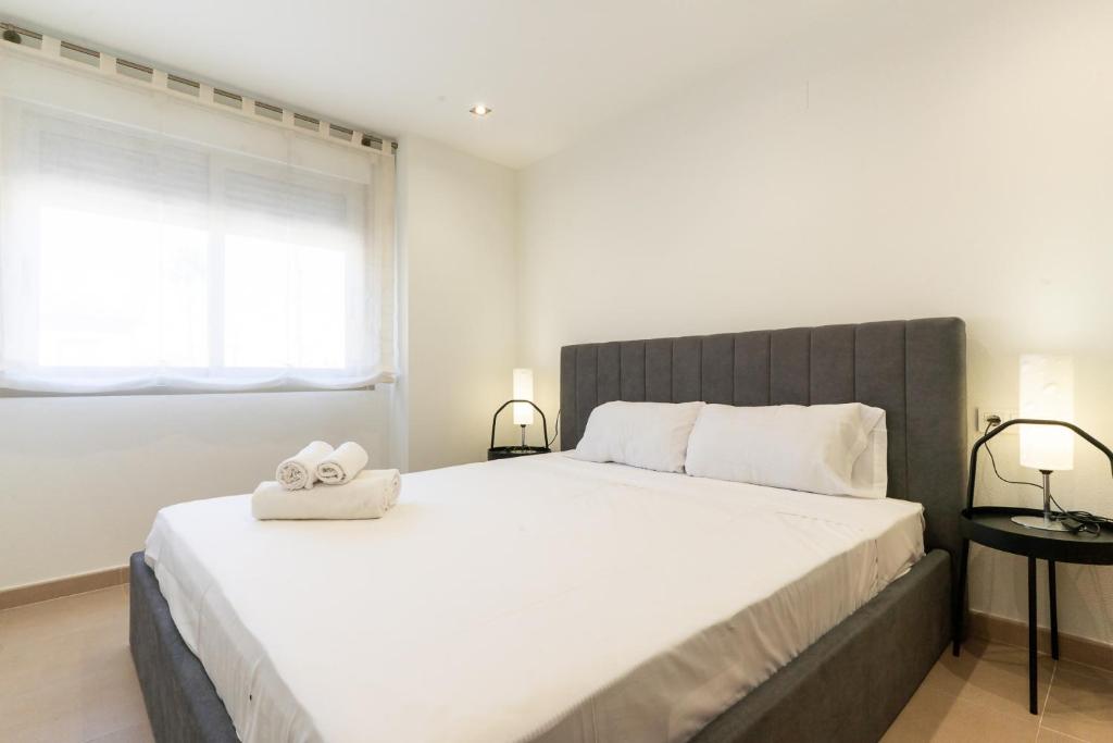 rentafive - Gran Playa - A/C - Balcón - 3