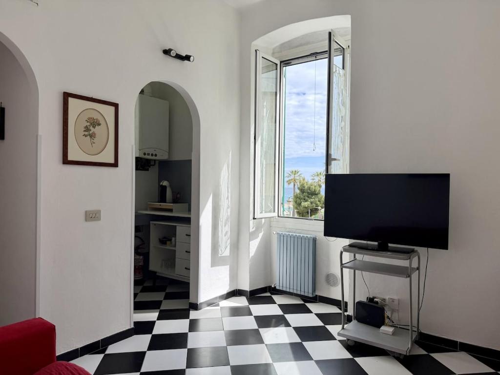HOST4U - Casa Teresa Apartment front Beaches in Imperia City Centre - 4