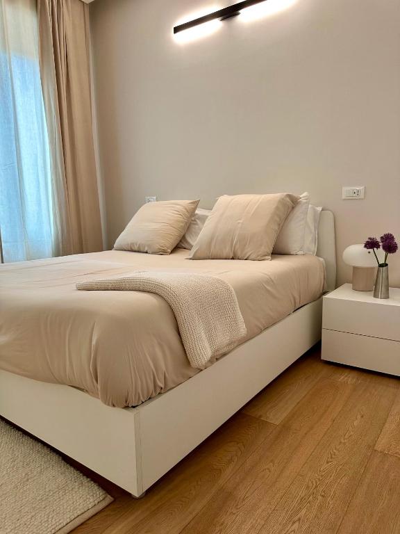 Sempione-CityLife Design Flat 60mq with Studio Space - 4